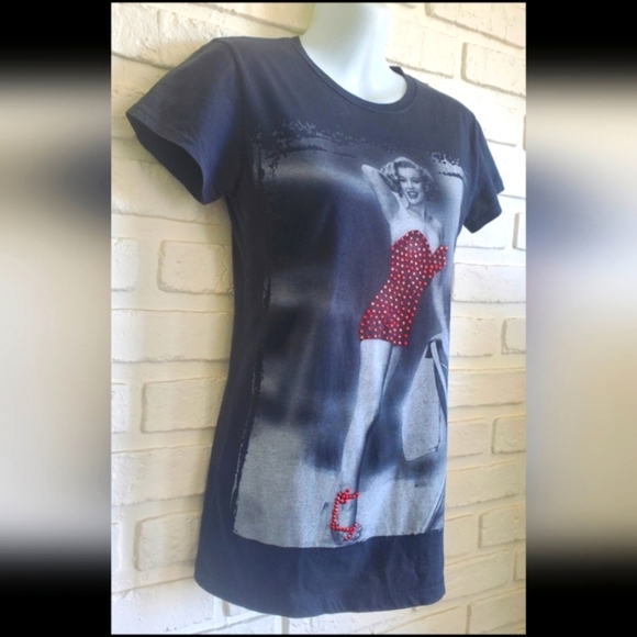 Marilyn Munroe Vintage T- shirt Tee Short Sleeves Black & Red Rhinstones Retro - Picture 8 of 8